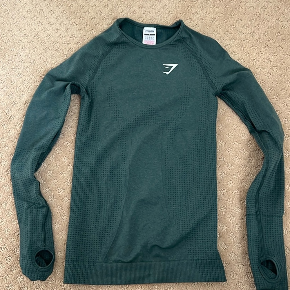 New without tags Gymshark fitted shirt in Green. Size Small.